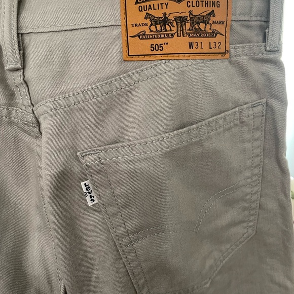 LEVI'S GRAY DENIM - Picture 2 of 4